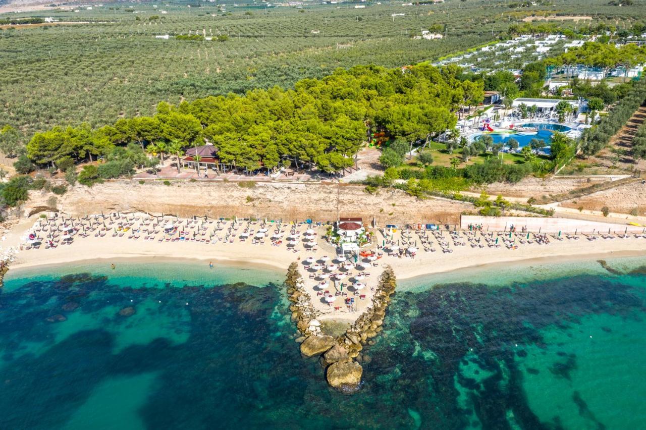 Villaggio Baia Del Monaco มันเฟรโดเนีย ภายนอก รูปภาพ