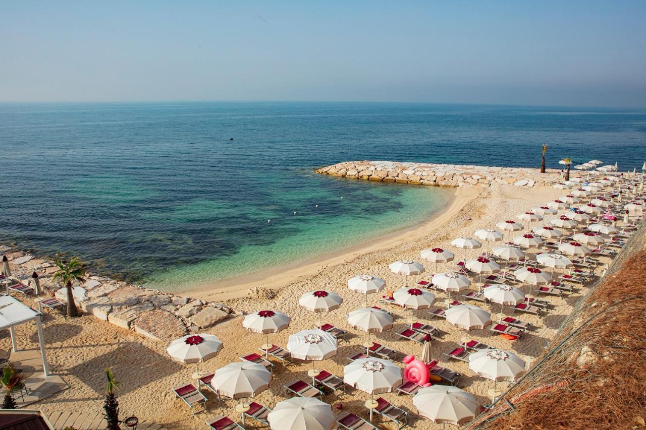 Villaggio Baia Del Monaco มันเฟรโดเนีย ภายนอก รูปภาพ