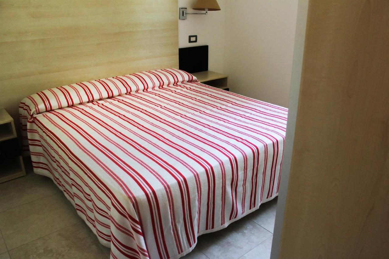 Villaggio Baia Del Monaco มันเฟรโดเนีย ภายนอก รูปภาพ