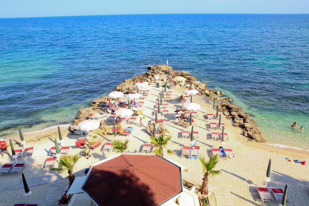 Villaggio Baia Del Monaco มันเฟรโดเนีย ภายนอก รูปภาพ