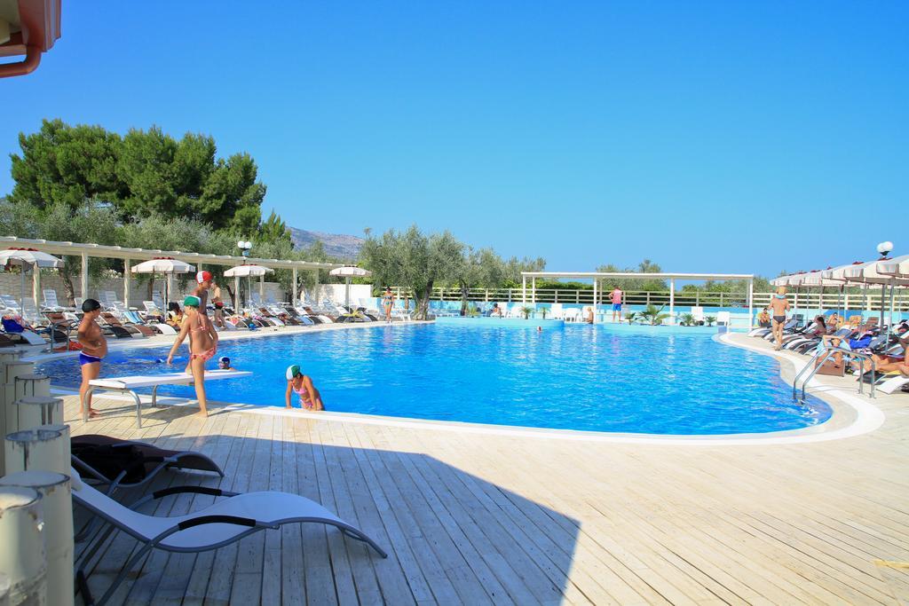 Villaggio Baia Del Monaco มันเฟรโดเนีย ภายนอก รูปภาพ