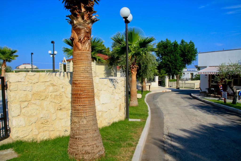 Villaggio Baia Del Monaco มันเฟรโดเนีย ภายนอก รูปภาพ