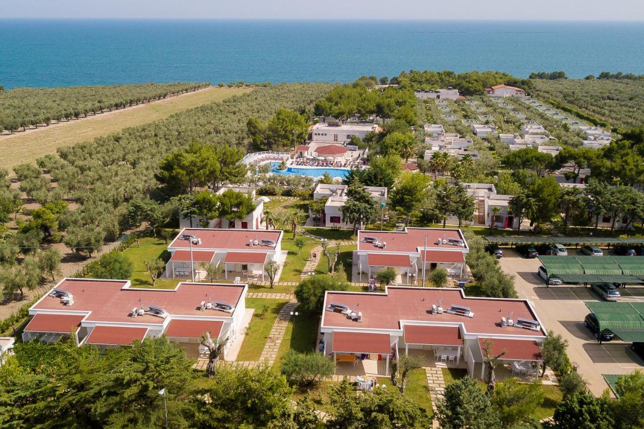 Villaggio Baia Del Monaco มันเฟรโดเนีย ภายนอก รูปภาพ