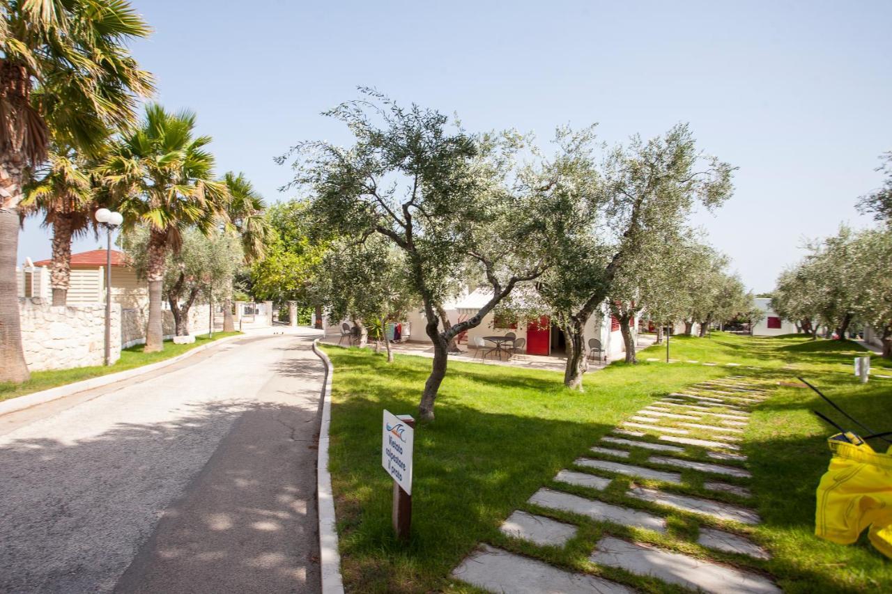 Villaggio Baia Del Monaco มันเฟรโดเนีย ภายนอก รูปภาพ
