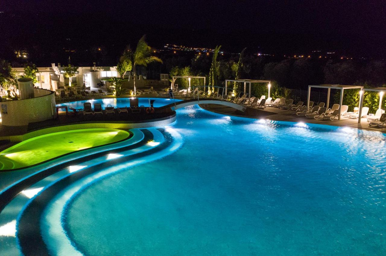 Villaggio Baia Del Monaco มันเฟรโดเนีย ภายนอก รูปภาพ